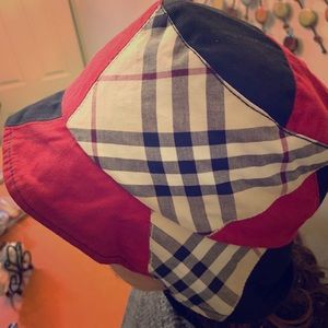 Burberry reversible bucket hat